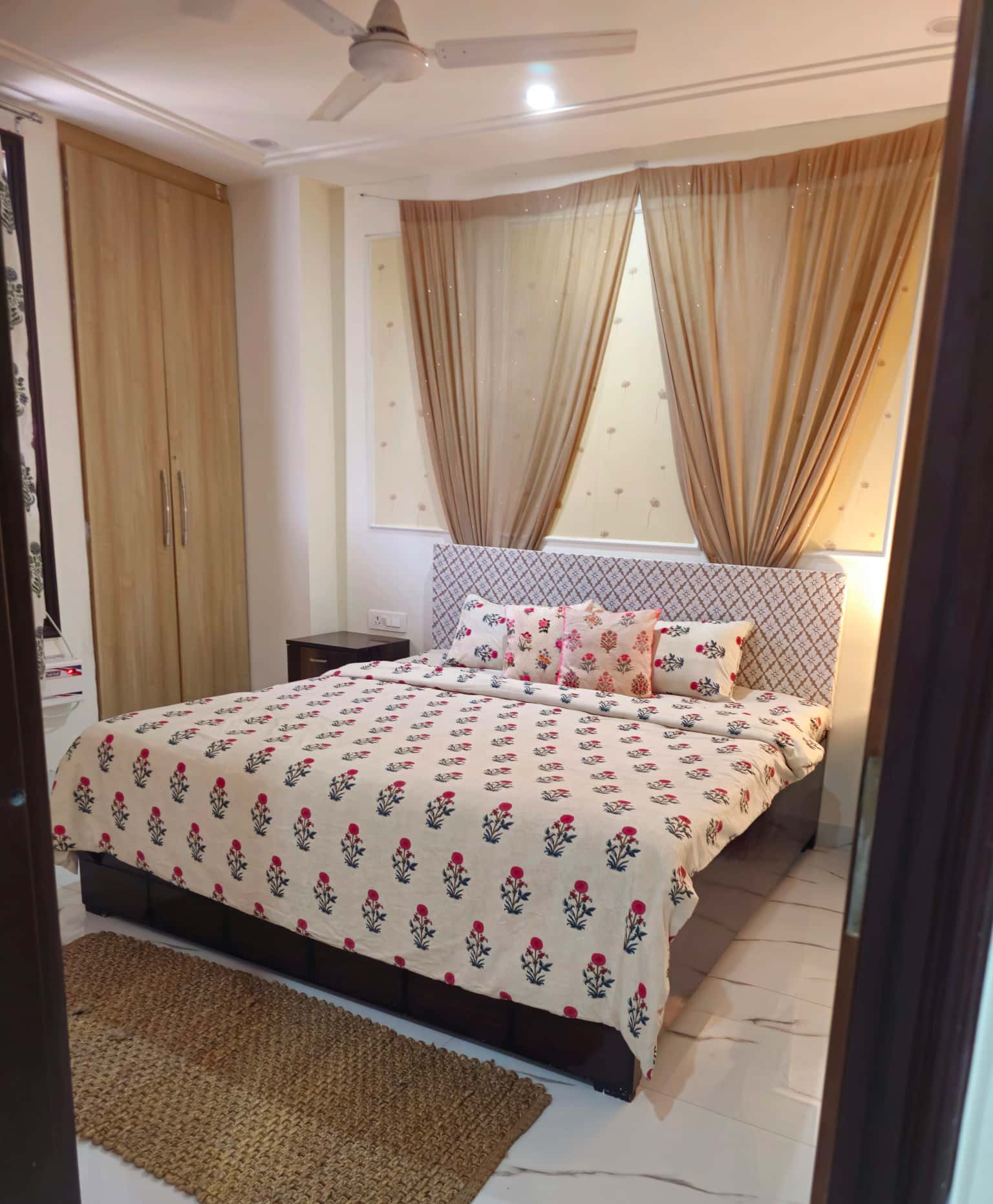 Royal Reatreat 1bhk in sector 57 - Image 4