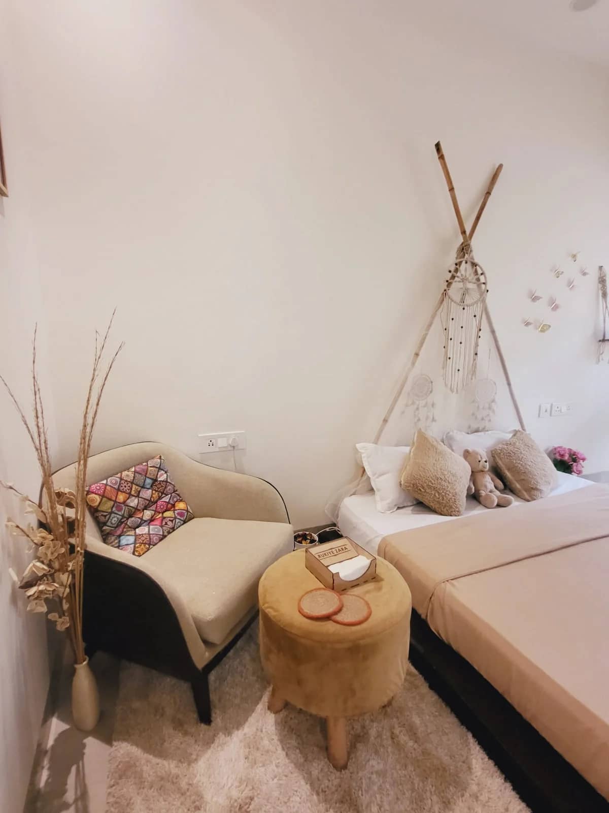 Near Airport/Vasant kunj/Pvt Boho room & balcony - Main Image